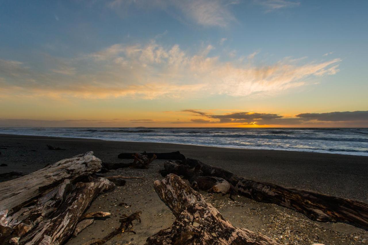 Haast Beach Motel Eksteriør bilde