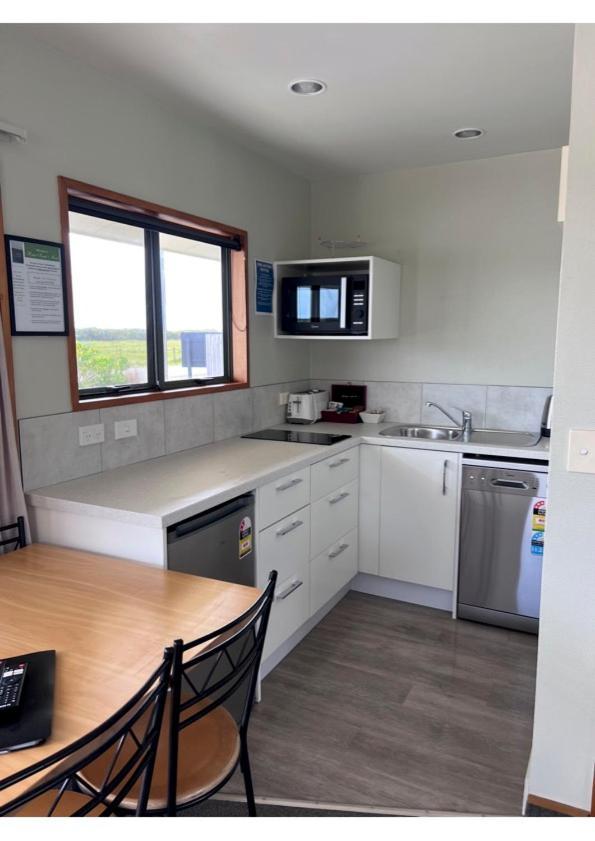 Haast Beach Motel Eksteriør bilde