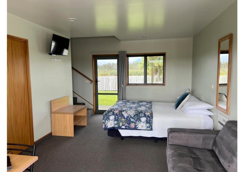 Haast Beach Motel Eksteriør bilde